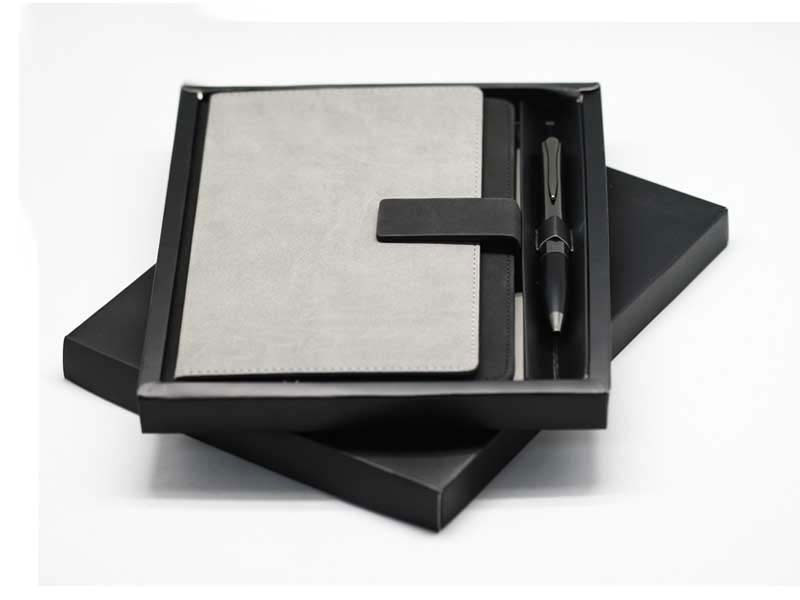 Flap Notebook & Buster Pen Gift Set  CG0229