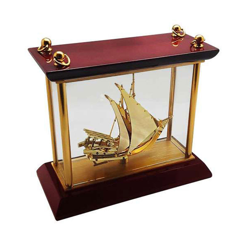 Traditional Arabian Dhow Boat Model in Glass Case CG0252