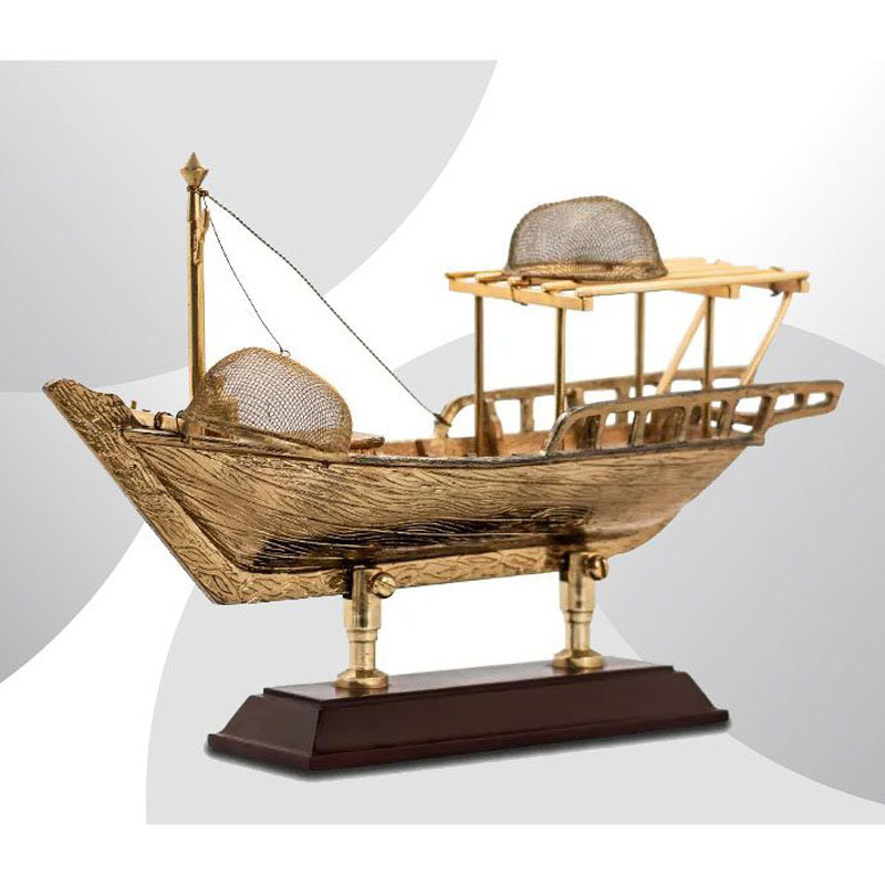 Traditional Fishing Boat with Wooden Base CG0258